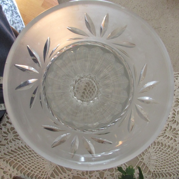 Mikasa Lead Crystal Vase - Picture 8 of 10